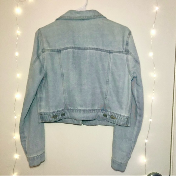 Boxy Light Wash Cropped Denim Jacket - Picture 5 of 5